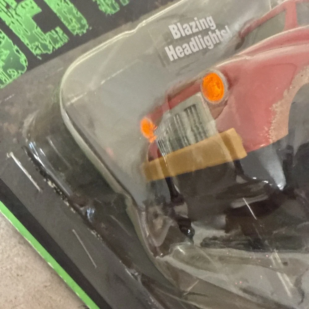 DEFIANTS 4X4 NIB Red Huntin' Rig Truck Fast Shipping